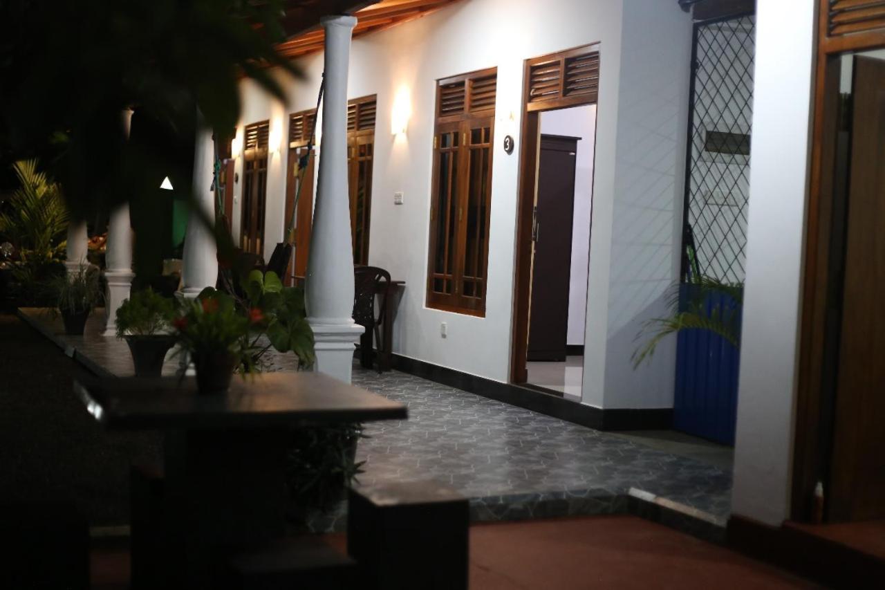 Bakery Family Guest House Mirissa Kültér fotó