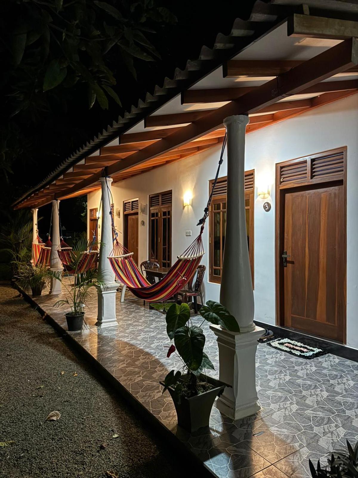 Bakery Family Guest House Mirissa Kültér fotó